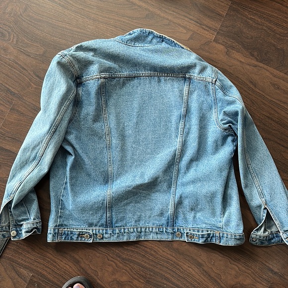 Brandy Melville Jean Jacket - Picture 4 of 4